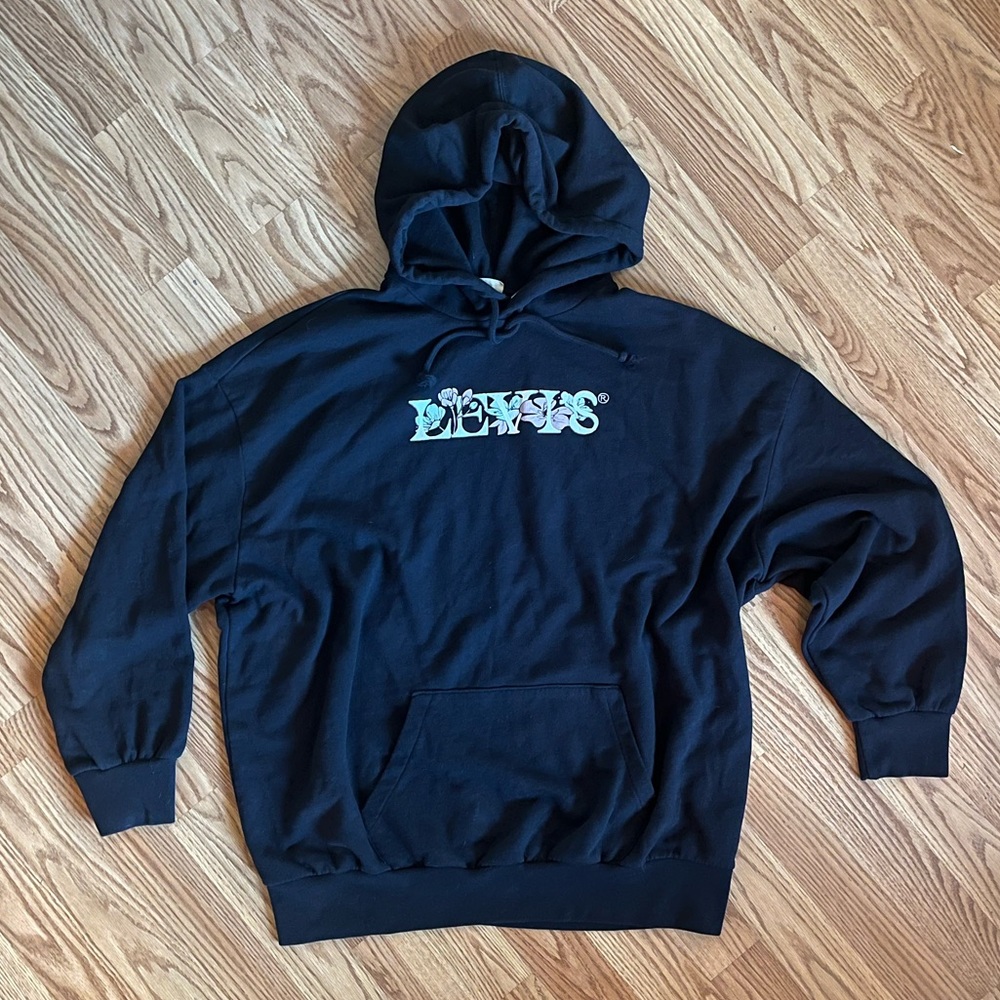 Oversized Drop-Shoulder Levi’s Hoodie with Floral Logo Design - Picture 2 of 5